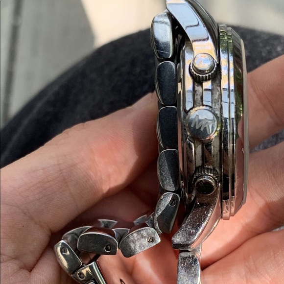 Unisex Michael Kors Watch - Picture 3 of 4